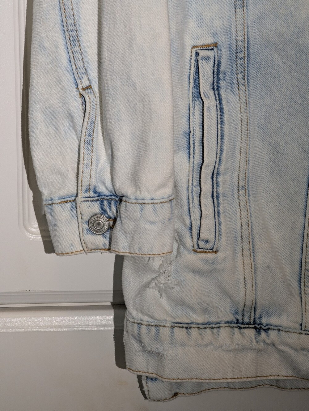 We The free, Light Wash, Long, Distressed, Trucker Denim Jacket - Women M/L - Picture 5 of 12